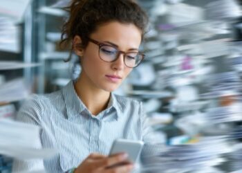 FOMO Girl Browsing Mobile